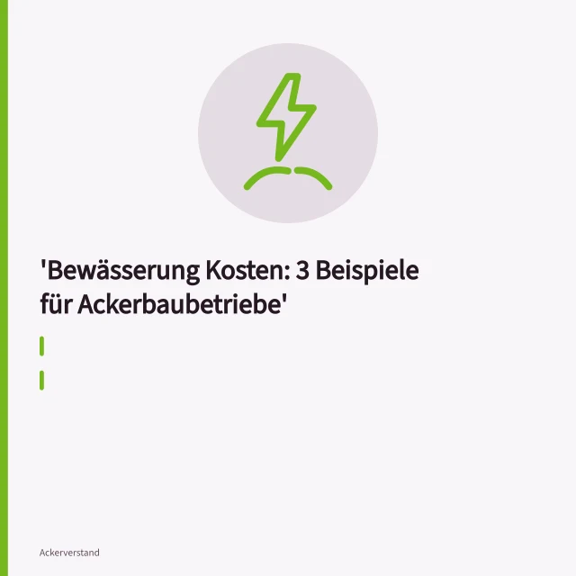 Beregnungsmaschine sprüht Wasser über ein Ackerfeld. Bewässerung Kosten: 3 Beispiele für Ackerbaubetriebe