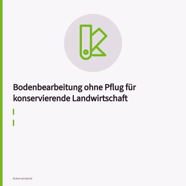 Direktsaat-Drillmaschine zieht Säschlitze in mit Ernteresten bedeckten Boden. Bodenbearbeitung ohne Pflug für konservierende Landwirtschaft
